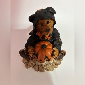 Boyd’s Bears & Friends Bear Figurine with Pumpkin # 3385